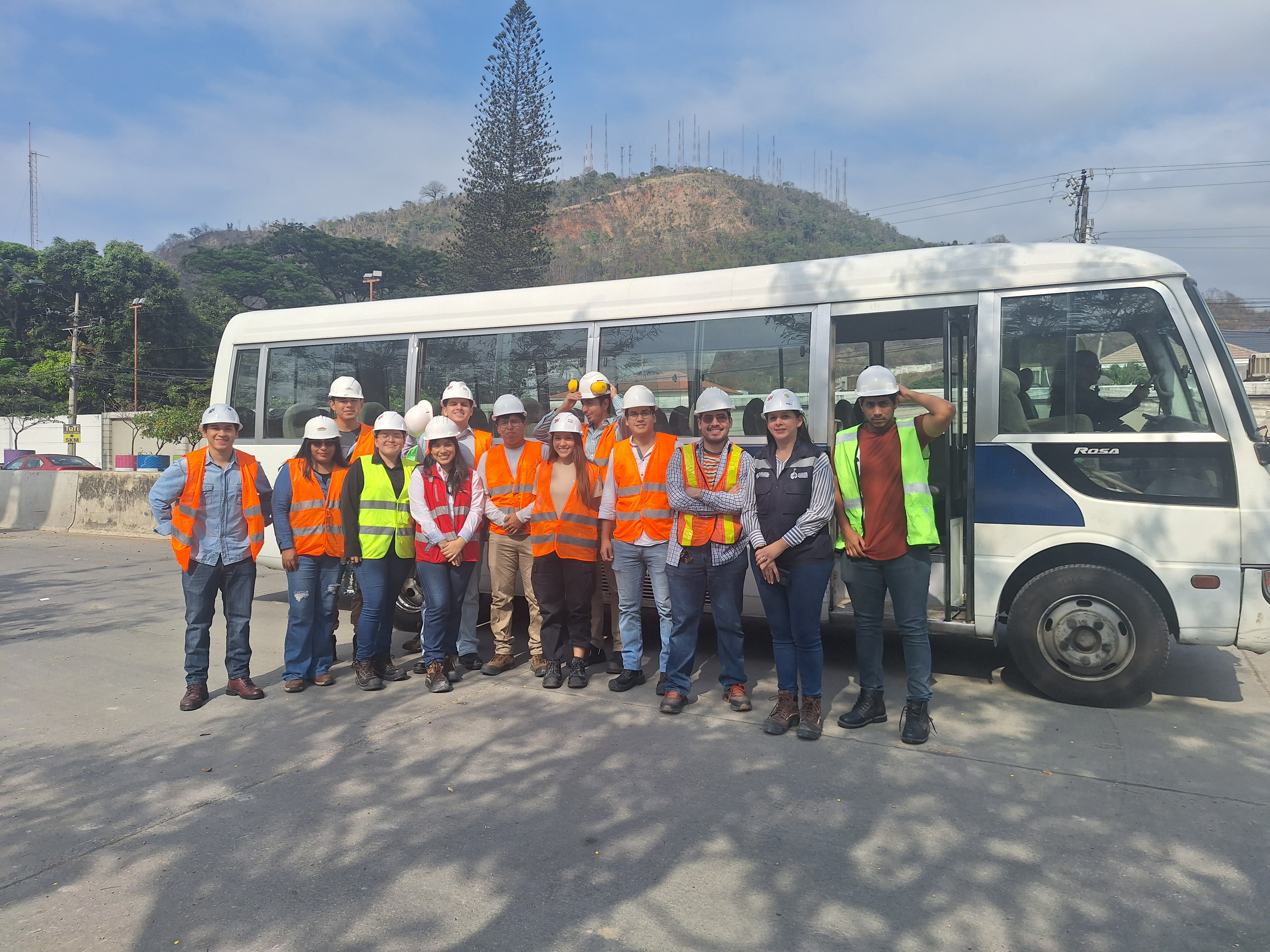 Estudiantes de Ingeniería Civil