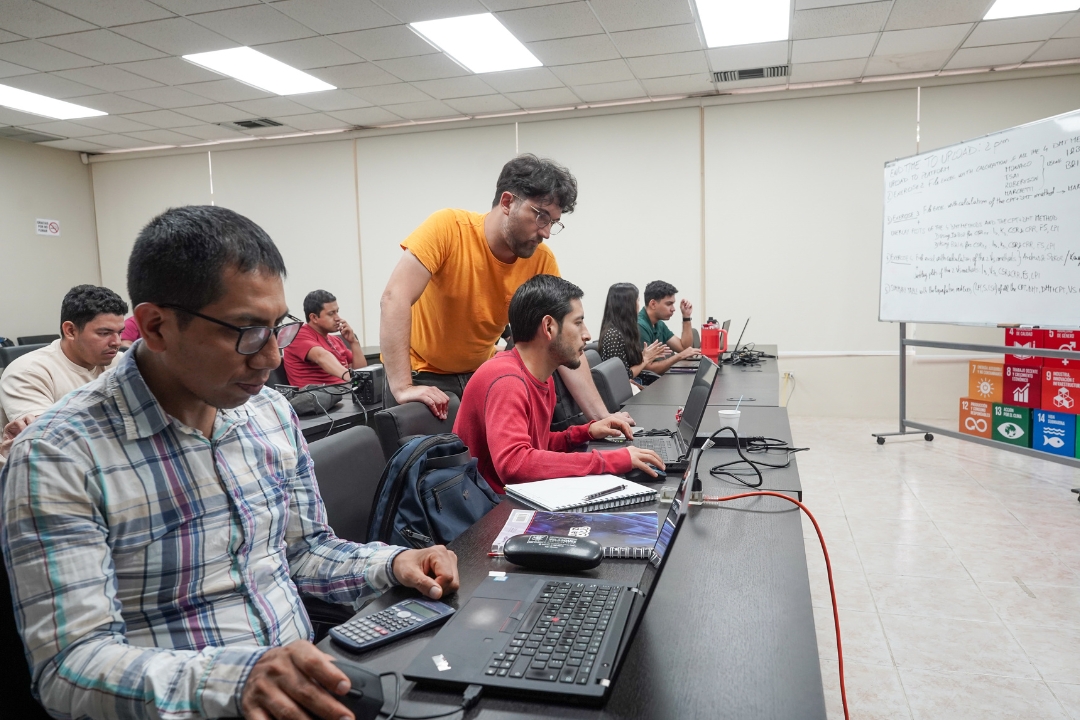 Estudiante de doctorado de Italia fortalece la investigación geotécnica mediante estancia académica en ESPOL