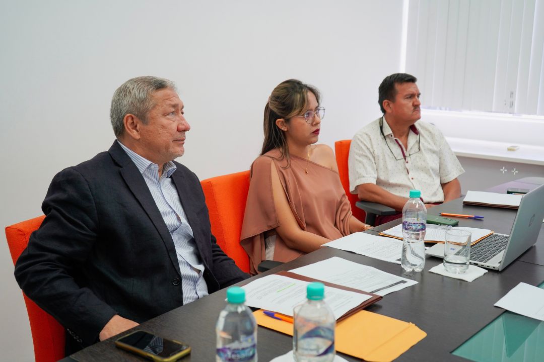 El decano de la FICT, Paúl Carrión,