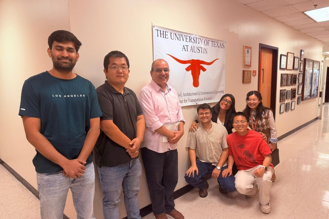Carola Gordillo, a professor in the School of Earth Sciences Engineering (FICT), is on a technical visit to The University of Texas at Austin