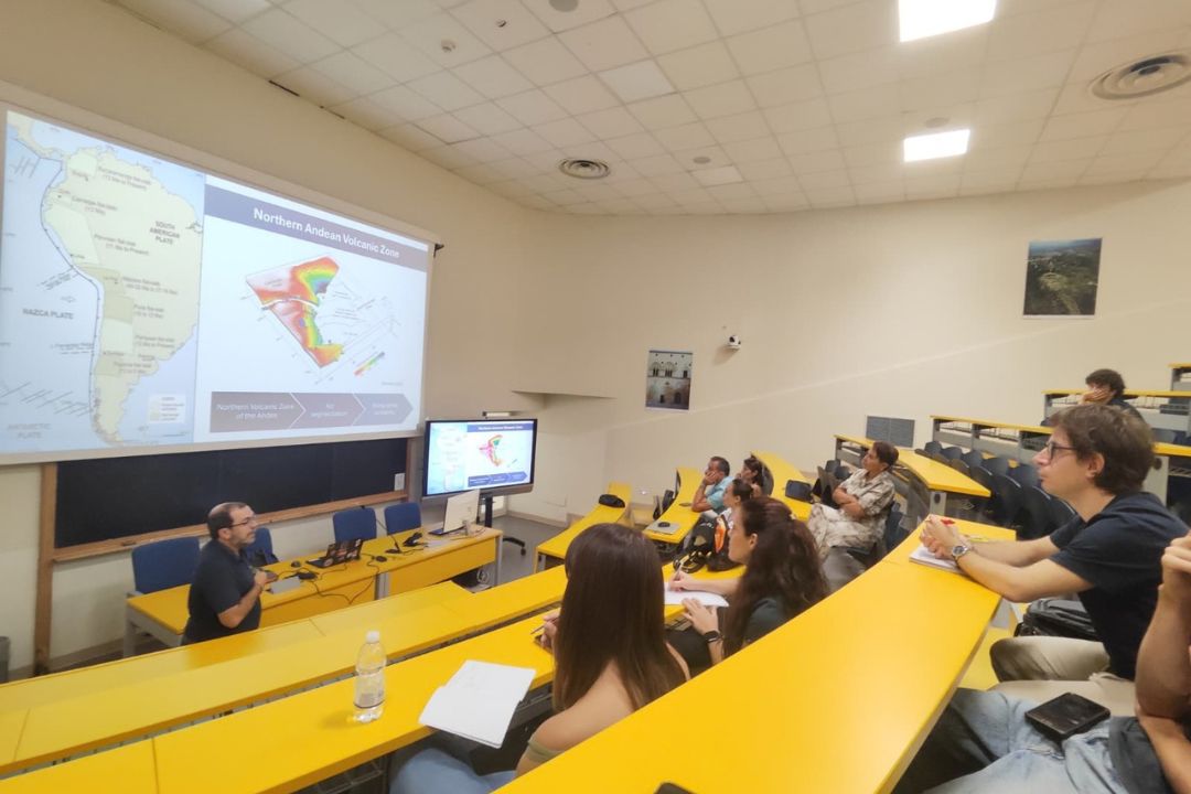 El profesor Maurizio Mulas, de la FICT-ESPOL