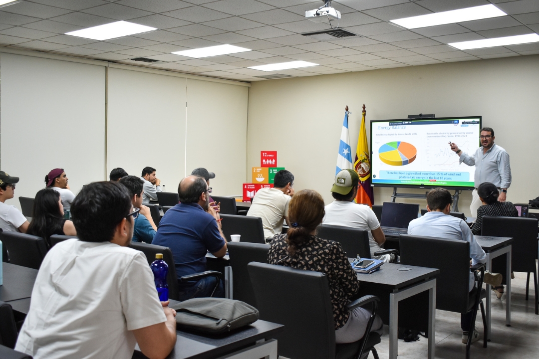 FICT aborda soluciones energéticas sostenibles junto a especialistas de la UPM