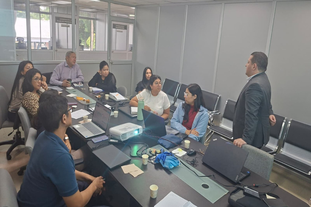 Reunión entre FICT y el Centro de Educación Continua