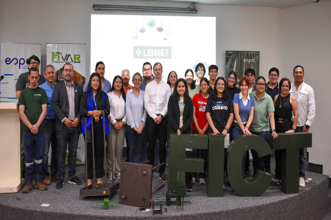 Participantes de la charla