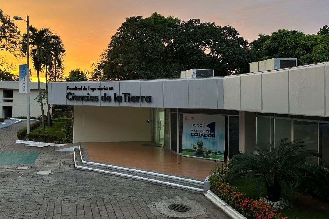Facultad de Ingeniería en Ciencias de la Tierra
