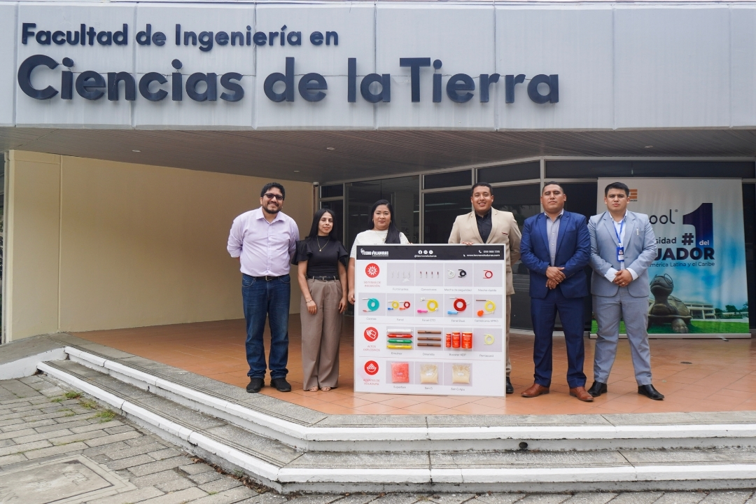 Tecnovoladuras S.A. dona de material didáctico a la FICT