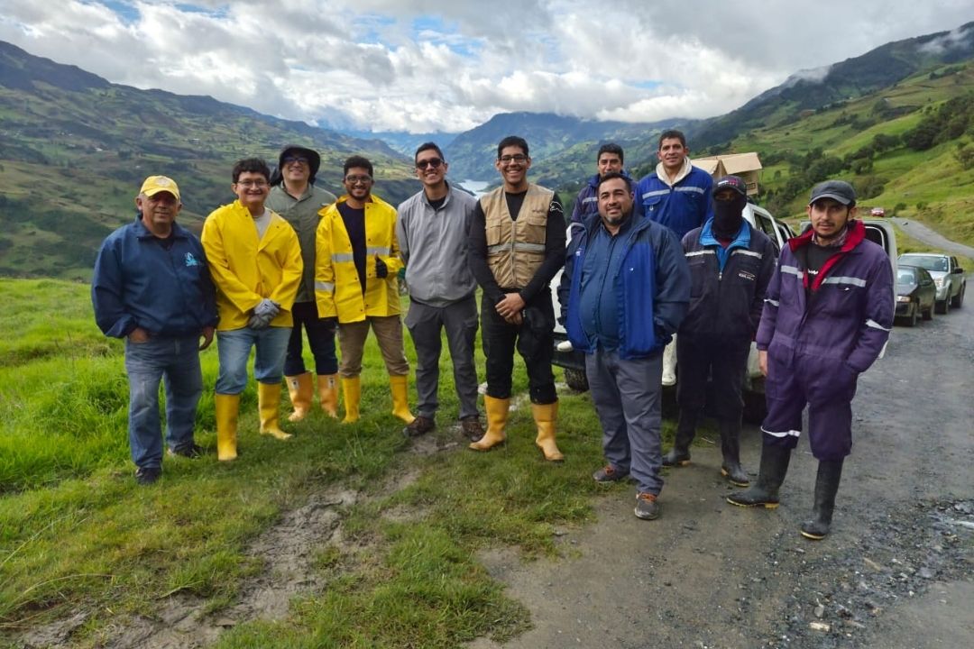 Delegación en campaña de prospección geofísica en Azuay