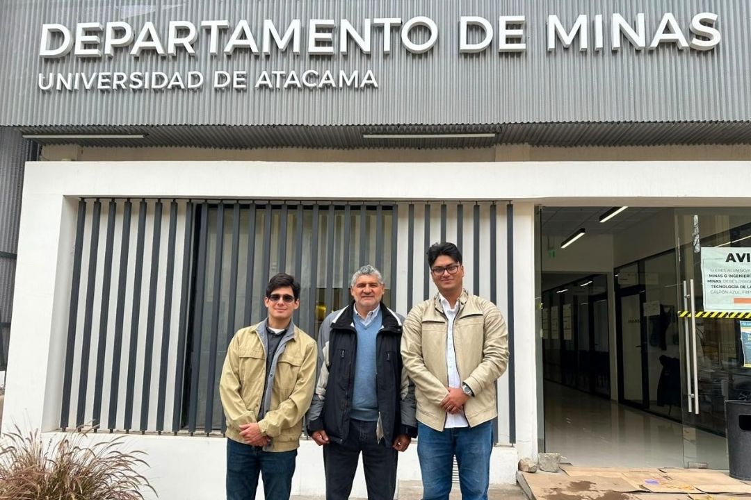 Estudiantes de FICT en visita técnica a la Universidad de Atacama