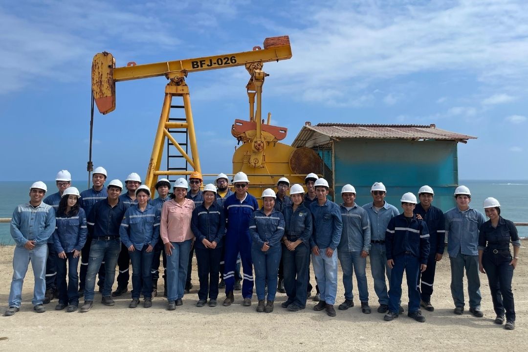 Estudiantes en visita técnica