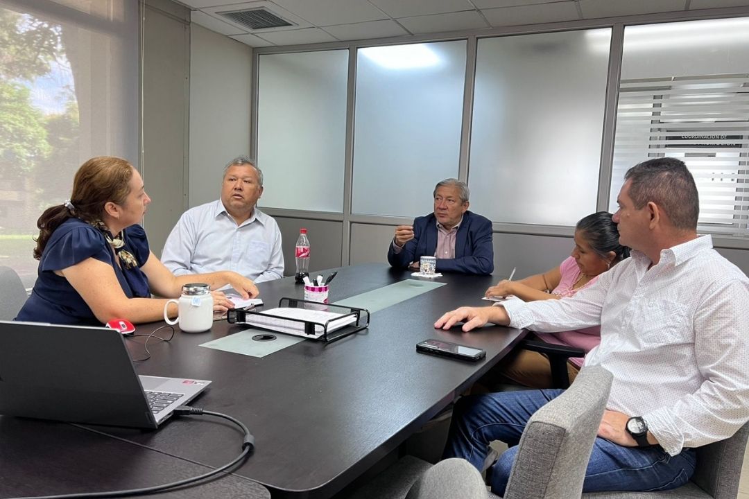 Representantes de la UG y la ESPOL en reunión de cooperación 