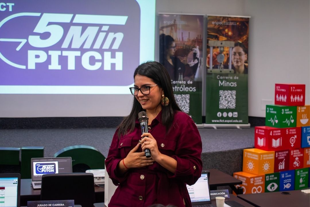 Jurado de Comunicación, retroalimentación de las presentaciones del 5MinPitch