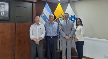 Academia y sector constructor articulan propuestas para mejorar pavimentos en Guayaquil