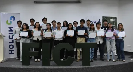 Estudiantes de Ing. Civil - VIII cohorte de la Academia Holcim