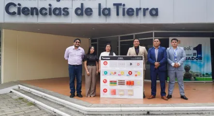 Tecnovoladuras S.A. dona de material didáctico a la FICT