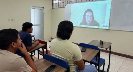Ph.D. Johanna Zambrano en presentación virtual a estudiantes de ESPOL