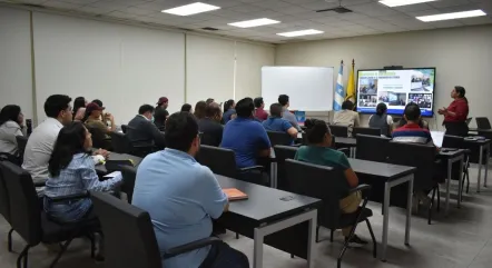 FICT participa de la charla sobre el Programa de Reciclaje Inclusivo